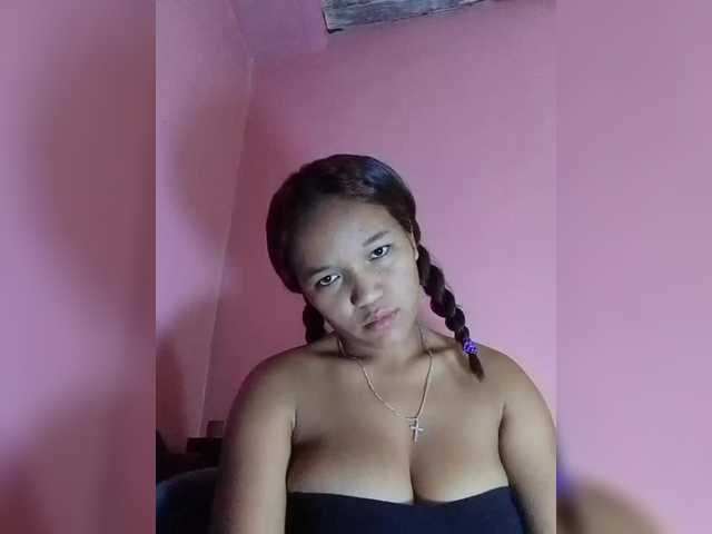 Vaninah live cam on BongaCams