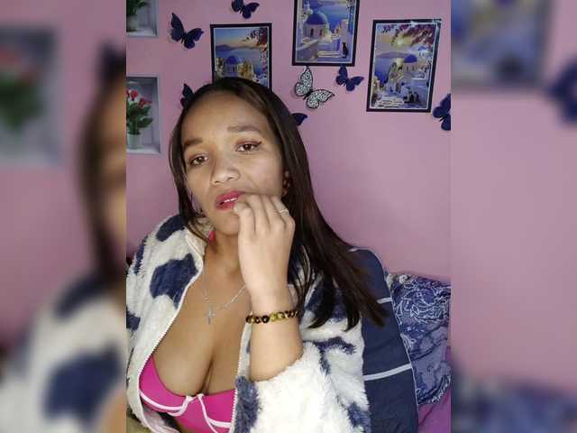 Vaninah live cam on BongaCams