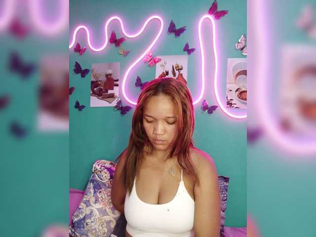 Vaninah live cam on BongaCams