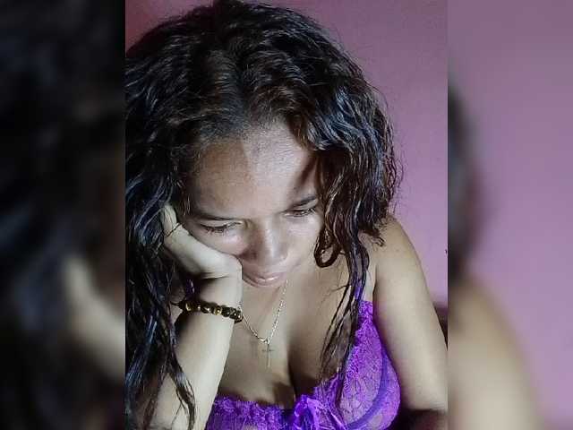 Vaninah live cam on BongaCams