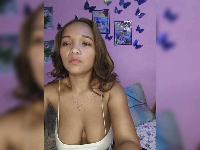 Vaninah live cam on BongaCams