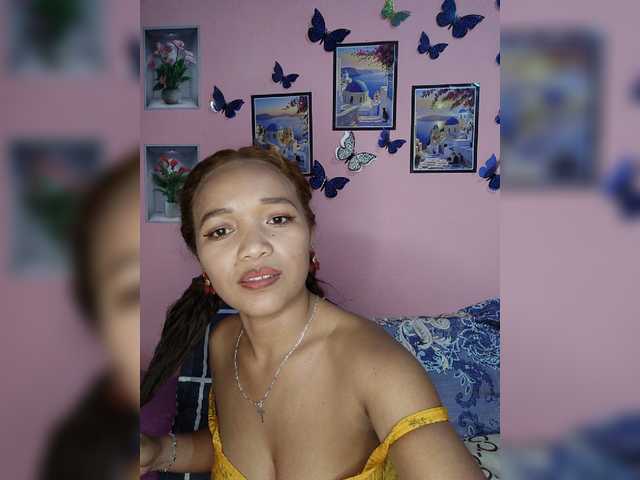 Vaninah live cam on BongaCams