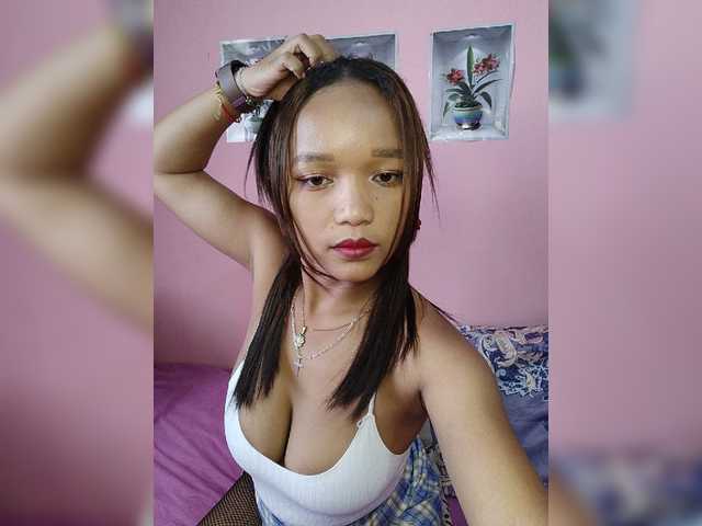 Vaninah live cam on BongaCams