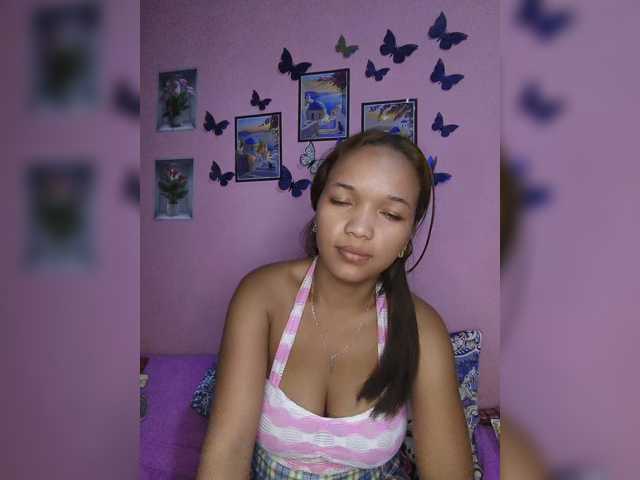 Vaninah live cam on BongaCams