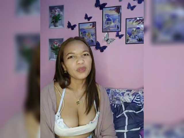 Vaninah live cam on BongaCams