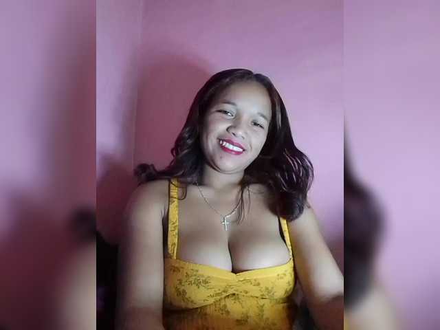 Vaninah live cam on BongaCams