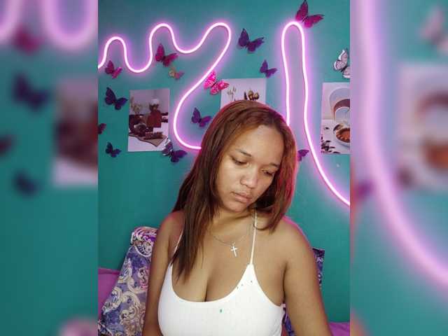 Vaninah live cam on BongaCams