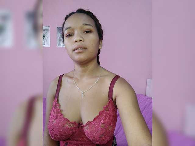 Vaninah live cam on BongaCams