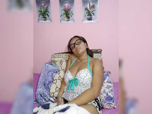 Valentina22 live cam