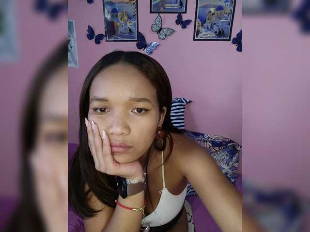 Vaninah live cam on BongaCams