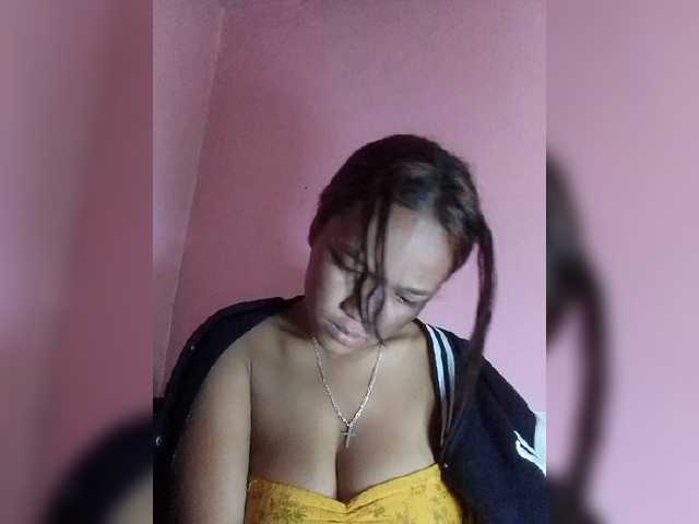 Vaninah live cam on BongaCams