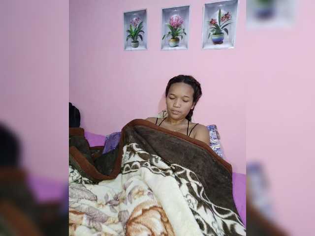 Vaninah live cam on BongaCams
