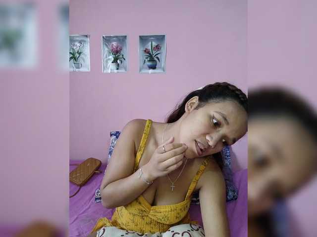 Vaninah live cam on BongaCams