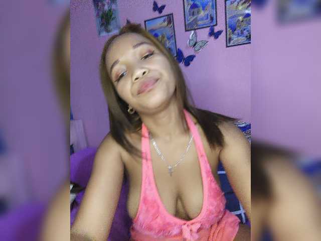 Vaninah live cam on BongaCams