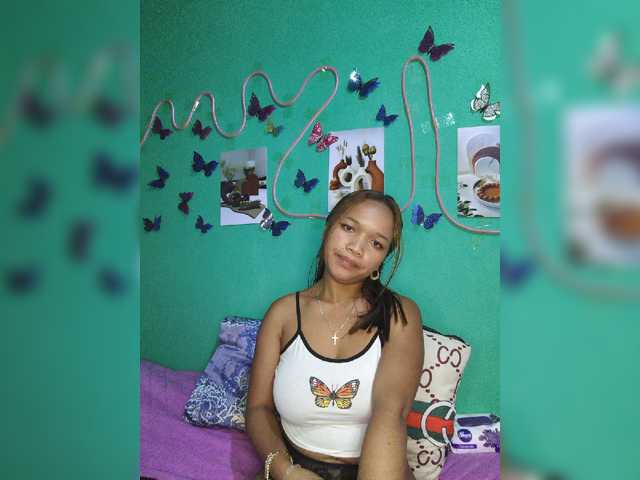 Vaninah live cam on BongaCams
