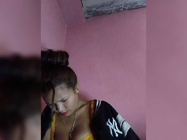 Vaninah live cam on BongaCams