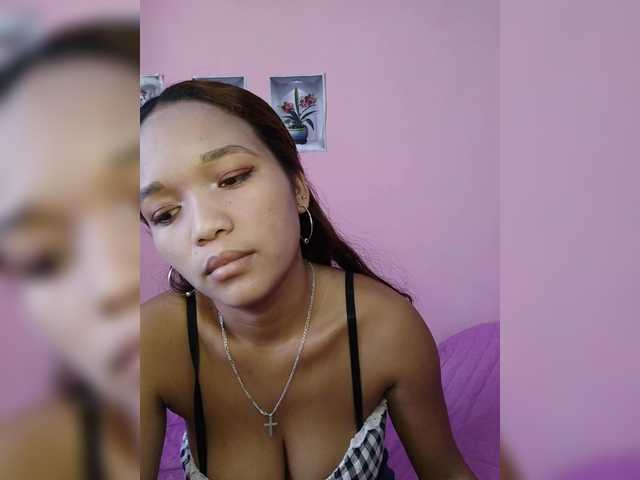 Vaninah live cam on BongaCams