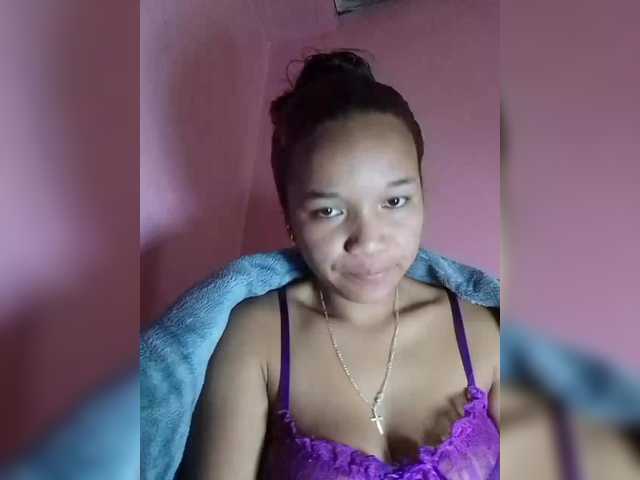Vaninah live cam on BongaCams