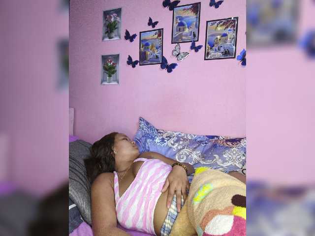 Vaninah live cam on BongaCams