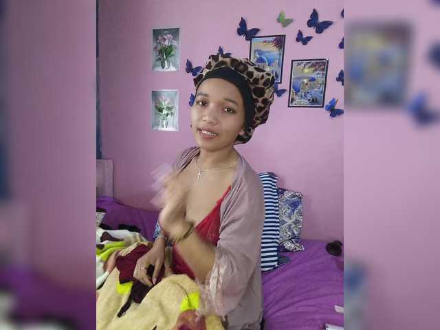Vaninah live cam on BongaCams