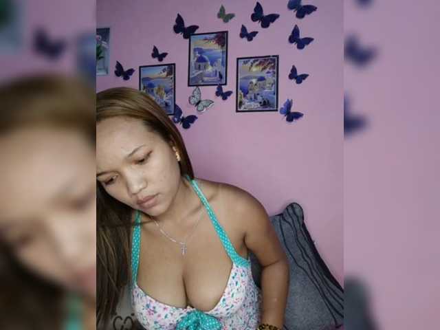 Vaninah live cam on BongaCams