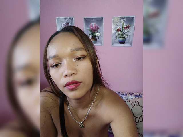 Vaninah live cam on BongaCams