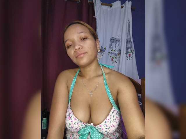 Vaninah live cam on BongaCams