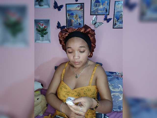 Vaninah live cam on BongaCams