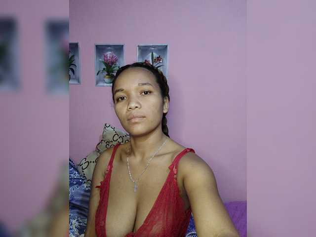Vaninah live cam on BongaCams
