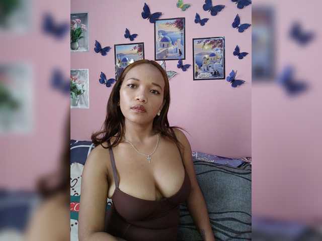 Vaninah live cam on BongaCams