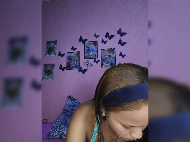 Vaninah live cam on BongaCams
