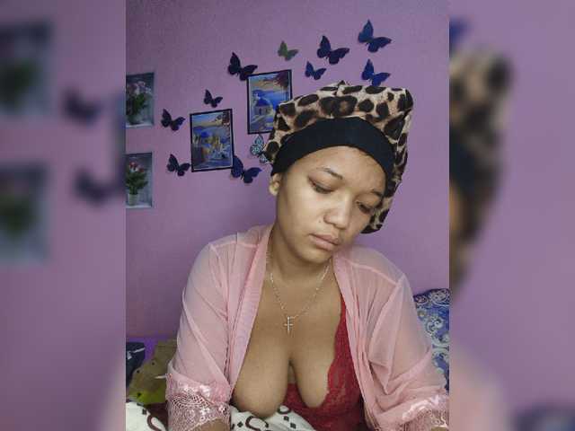Vaninah live cam on BongaCams