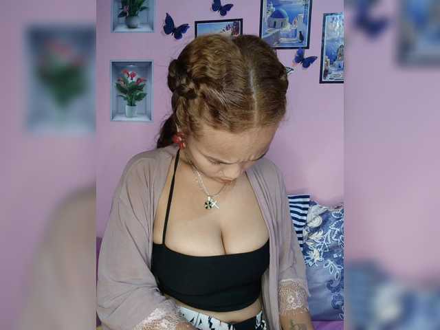 Vaninah live cam on BongaCams
