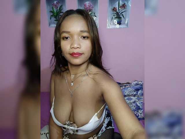 Vaninah live cam on BongaCams