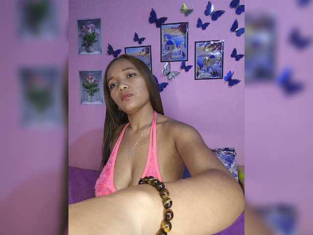 Vaninah live cam on BongaCams