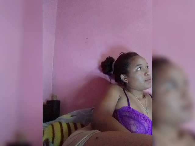 Vaninah live cam on BongaCams