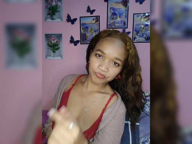 Vaninah live cam on BongaCams
