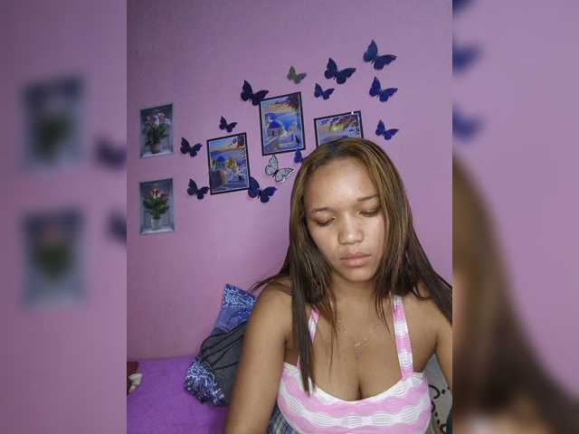 Vaninah live cam on BongaCams