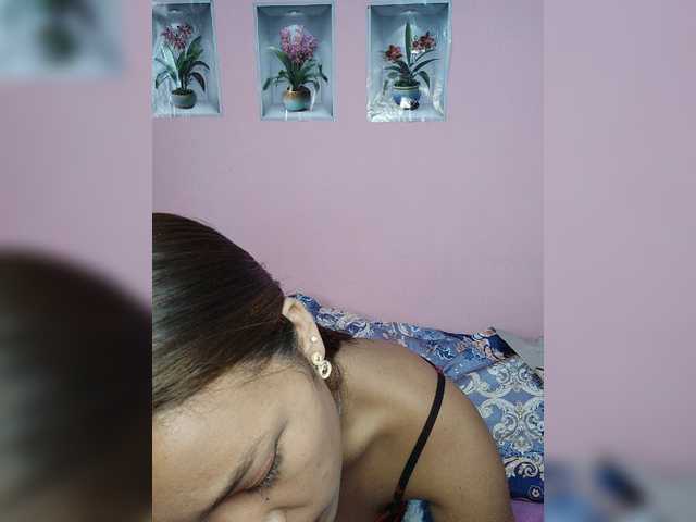 Vaninah live cam on BongaCams