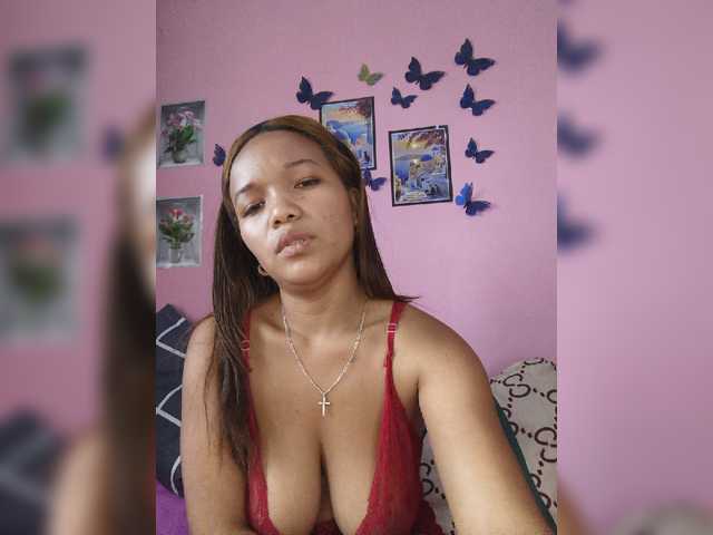 Vaninah live cam on BongaCams