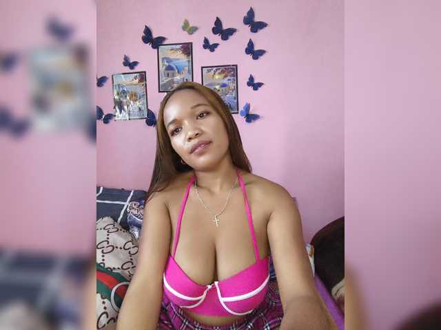 Vaninah live cam on BongaCams