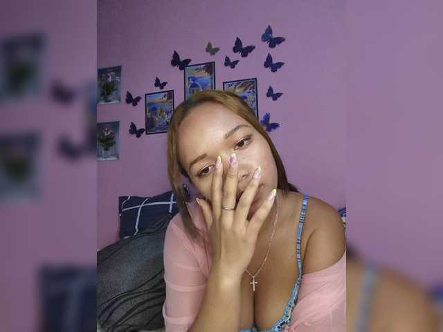 Vaninah live cam on BongaCams