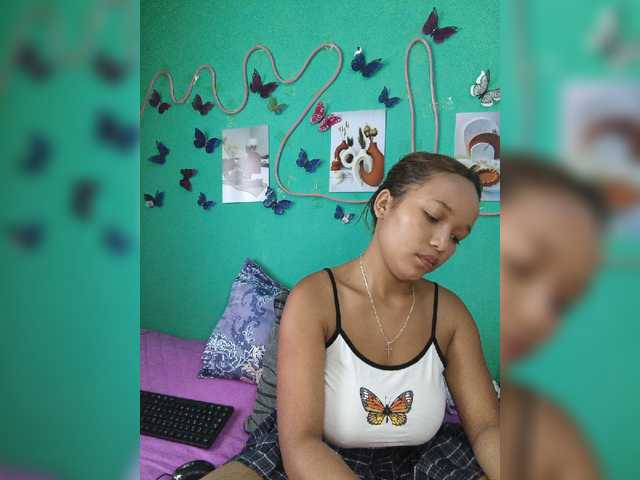 Vaninah live cam on BongaCams