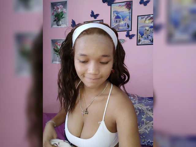 Vaninah live cam on BongaCams