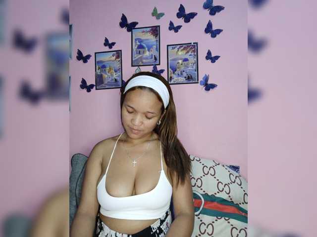 Vaninah live cam on BongaCams