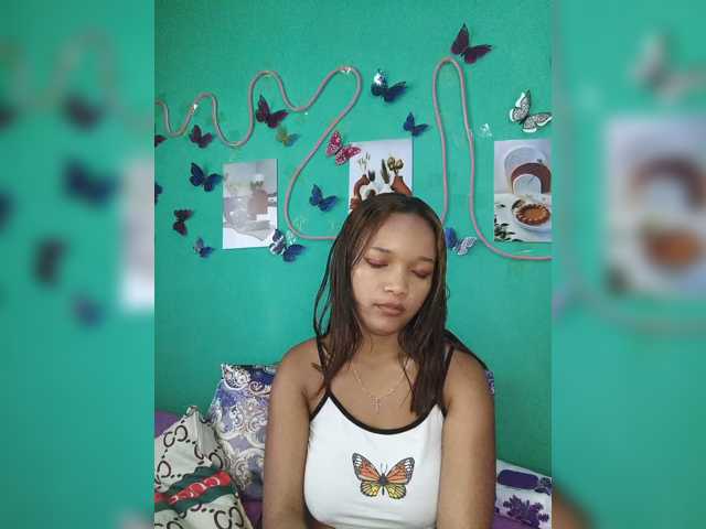 Vaninah live cam on BongaCams