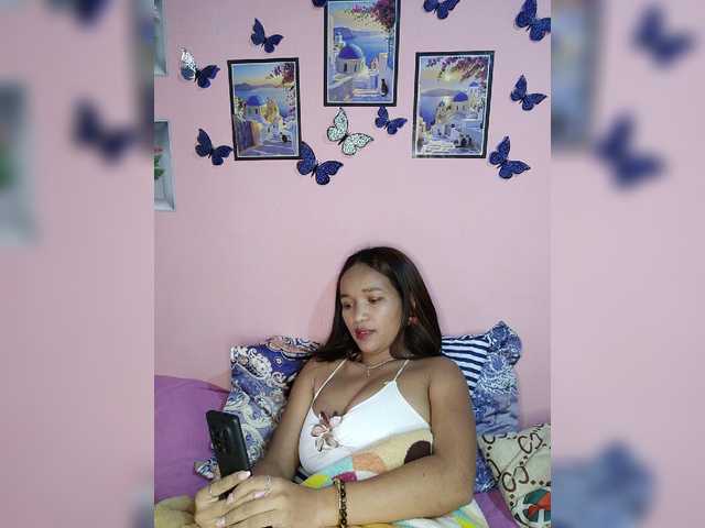 Vaninah live cam on BongaCams
