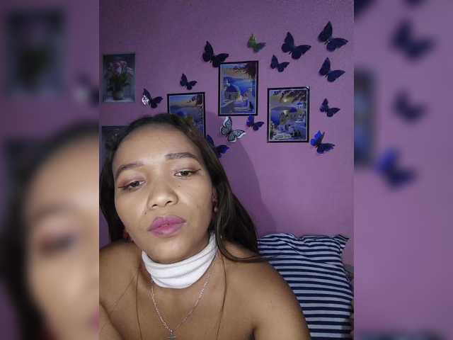Vaninah live cam on BongaCams