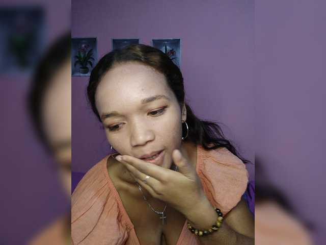 Vaninah live cam on BongaCams