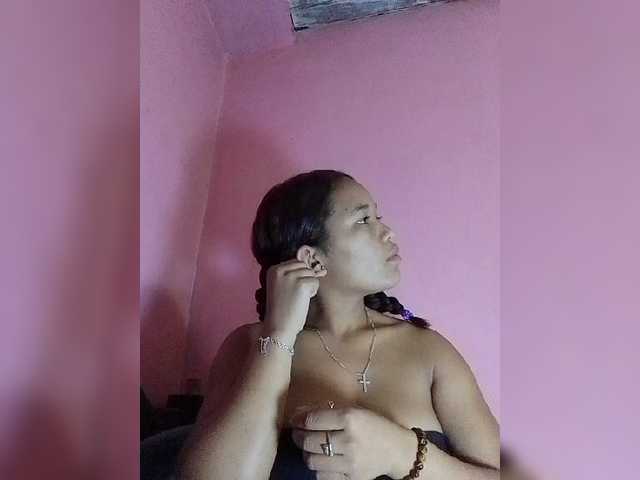 Vaninah live cam on BongaCams